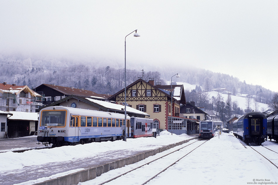 Tegernseebahn: VT411 WEG als Ersatzfahrzeug im Bahnhof Tegernsee