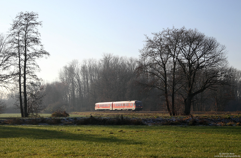 Im Streiflicht habe ich den 628 704 als RB10272 nördlich von Hamminkeln fotografiert.