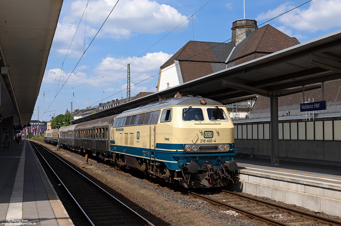 216 460 Conny mit Pendelzug des DB-Museums in Koblenz Hbf