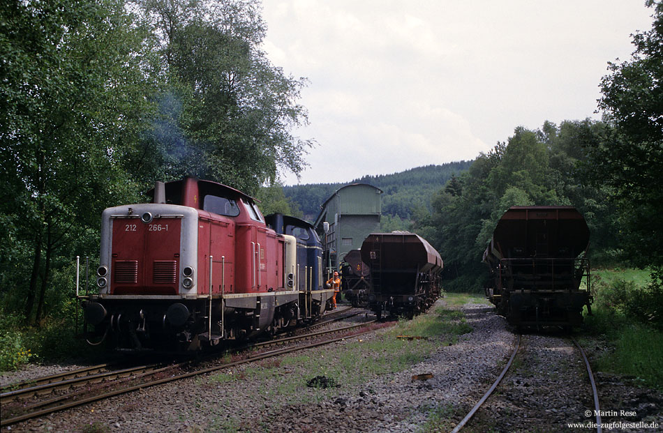 212 266 rangieren in Steinbruch in Krummenerl