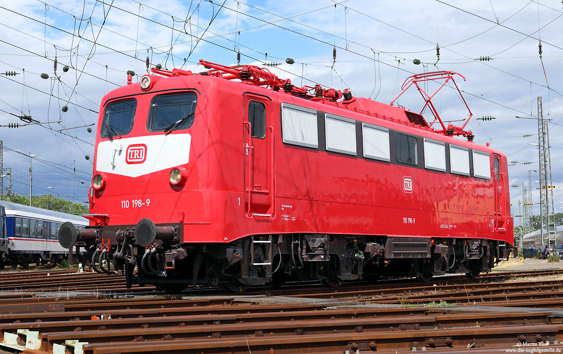 110 198 von TRI in orientrot in Köln Bbf