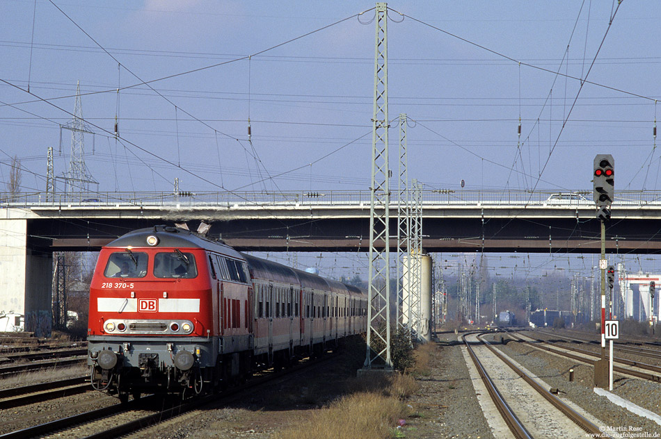 218 370 im Bahnhof Hürth Kalscheuren