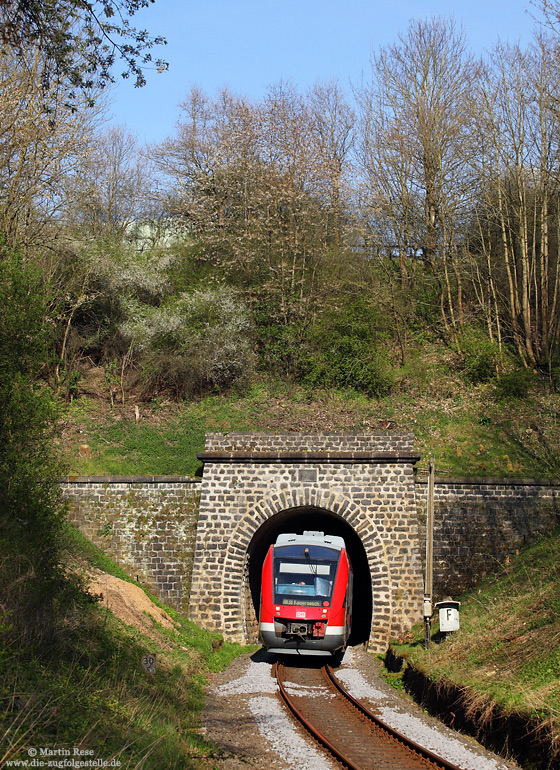 640 019 am Geisbüschtunnel bei Monreal auf der Pellenz-Eifel-Bahn