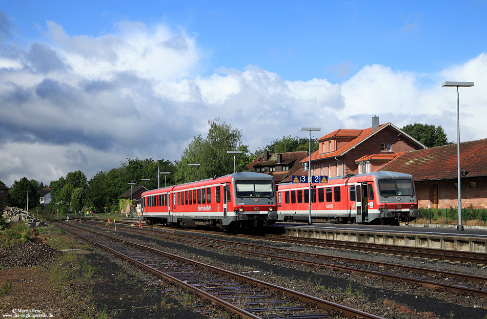 In Walldürn kreuzen sich die Züge auf der KBS784. Dabei haben die Regionalbahnen hier einen Aufenthalt von bis zu 50 (!) Minuten. Am Vormittag des 12.5.2014 begegnen sich hier die RB23606 nach Miltenberg und die RB23605 nach Seckach, wobei diese Züge „nur“ eine Standzeit von elf bzw. sieben Minuten haben.