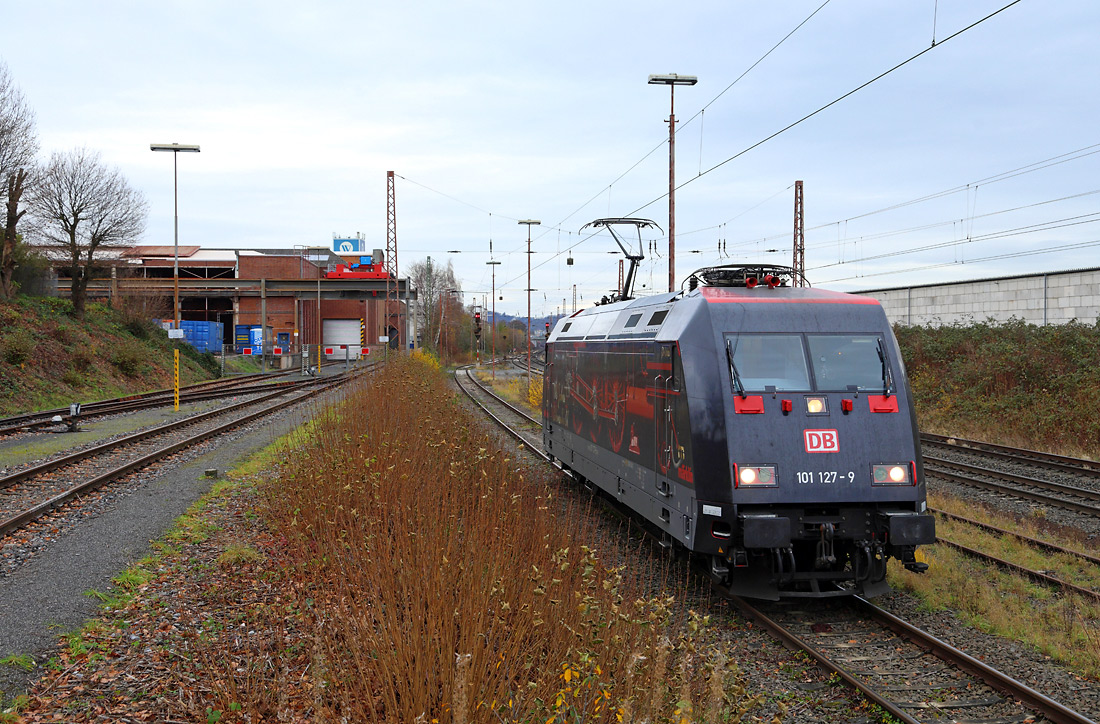 Werbelok 101 127 als Lz im Bahnhof Hagen Halden