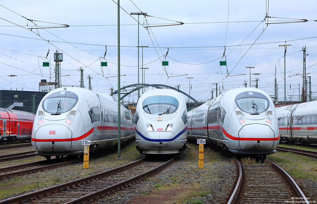 Im Frankfurter „Becken“ geben sich die 408 511, 406 501 und 407 016 ein Stelldichein.