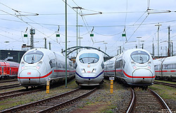Im Frankfurter „Becken“ geben sich die 408 511, 406 501 und 407 016 ein Stelldichein.