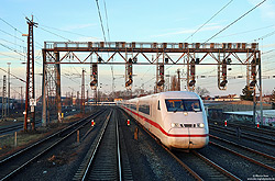 808 017 als ICE858 bei Hamm Hbf