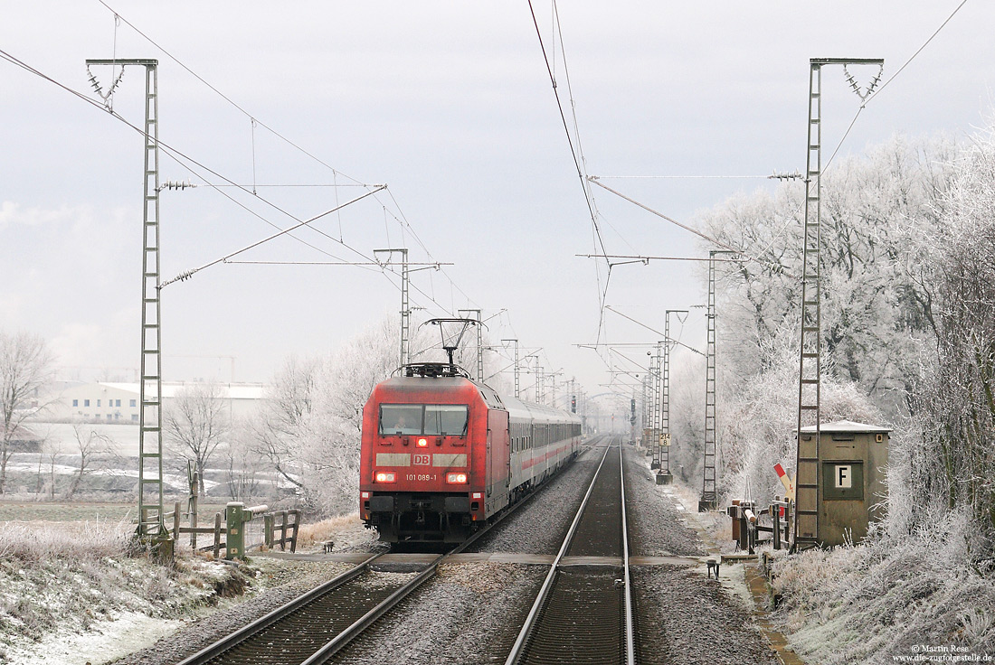 101 089 mit Intercity bei Salzbergen auf der Emslandstrecke