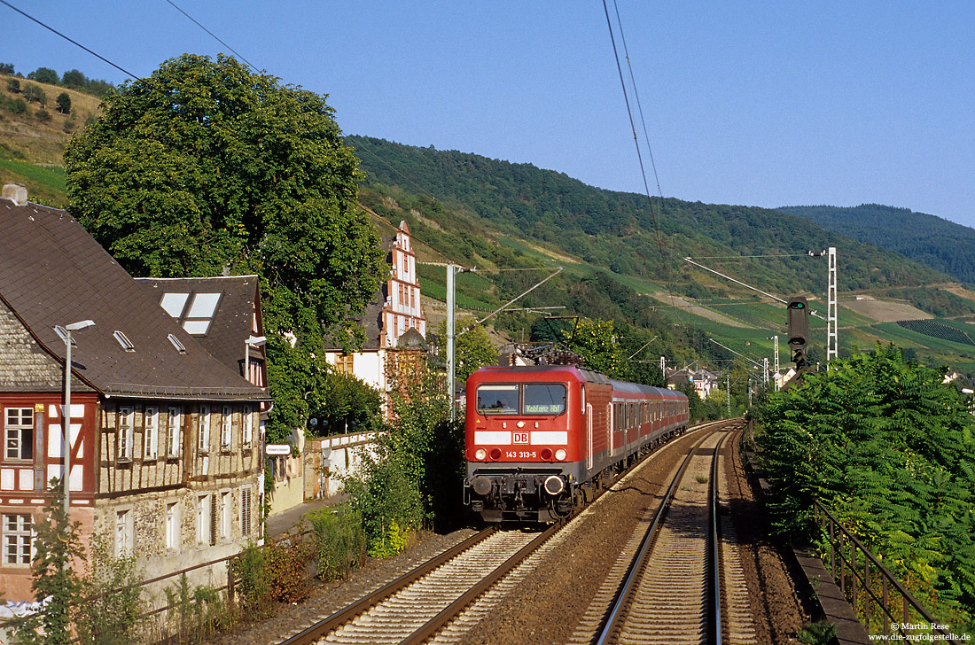 143 313 auf der rechten Rheinstrecke bei Lorch
