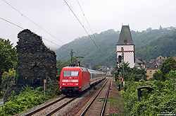 101 079 mit Intercity bei Bacharach auf der linken Rheinstrecke