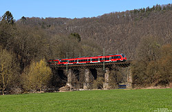 442 260 als RE9 auf der Siegbrücke bei Rosbach auf der Siegstrecke